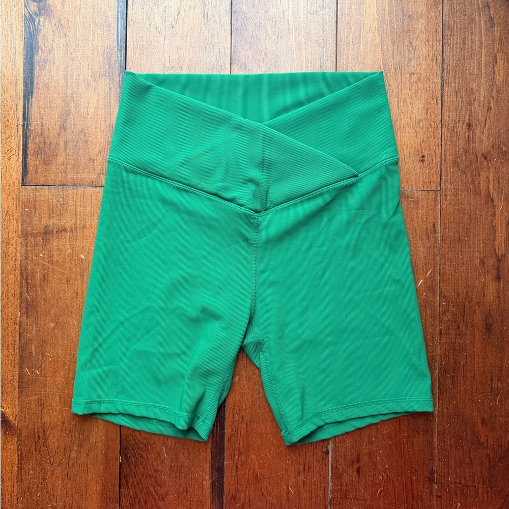 Wilo Green Athletic Shorts for Women Size Large
